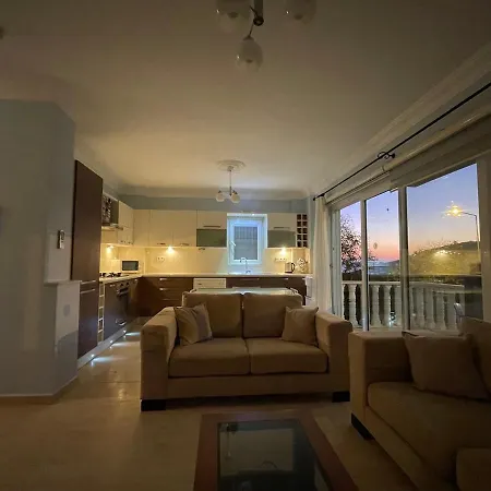 Apartment Sweet Family House *