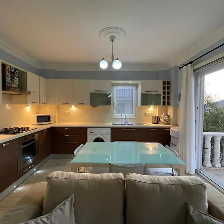 Apartment Sweet Family House *